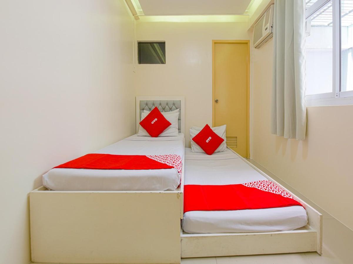 Paranaque City Oyo 783 Freemont Place מראה חיצוני תמונה