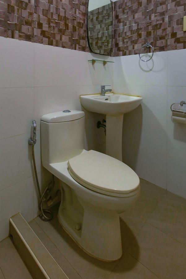 Paranaque City Oyo 783 Freemont Place מראה חיצוני תמונה