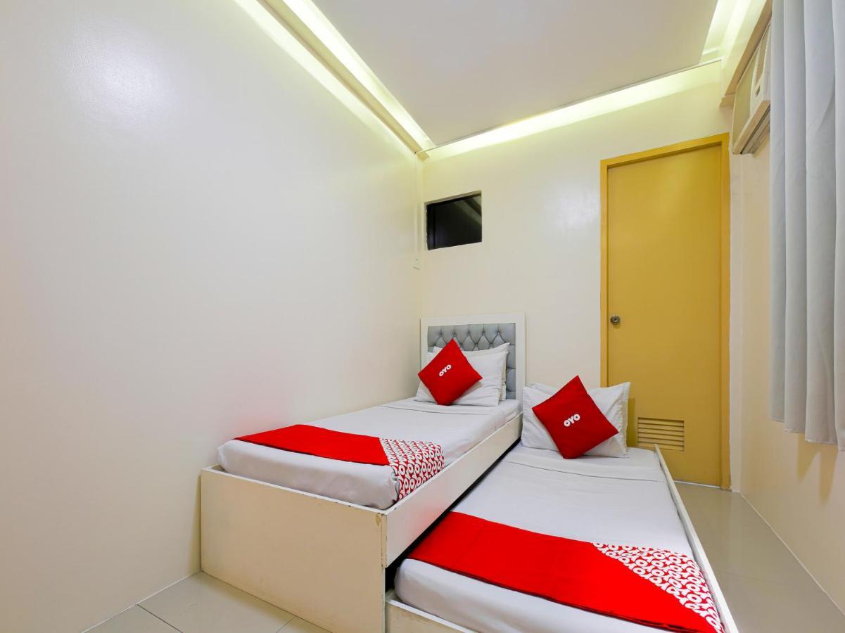 Paranaque City Oyo 783 Freemont Place מראה חיצוני תמונה