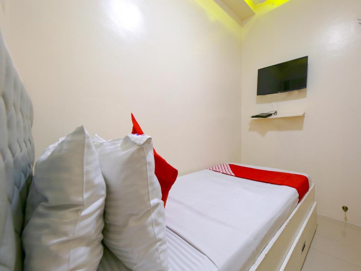 Paranaque City Oyo 783 Freemont Place מראה חיצוני תמונה